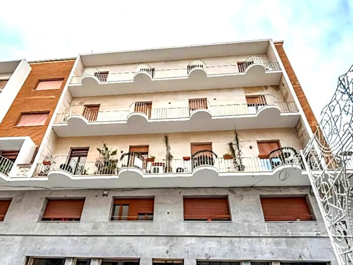Appartamento con 10 locali in vendita in Corso Giacomo Matteotti, Siracusa
