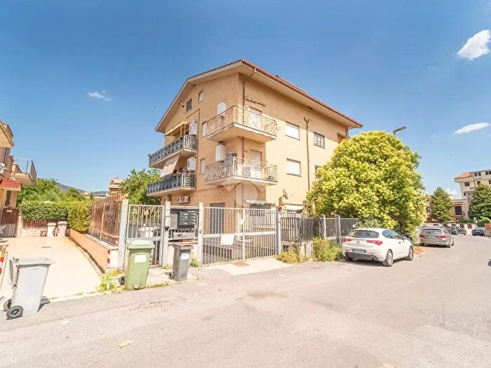 Appartamento quadrilocale in vendita in Via E Cialdini, Guidonia Montecelio