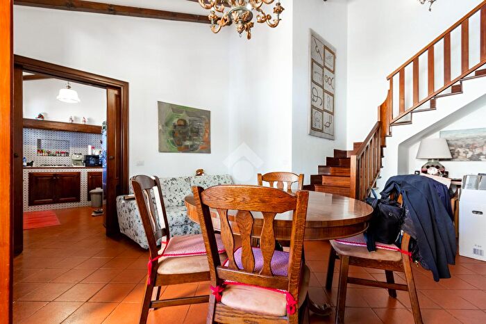 Appartamento trilocale in vendita in Via Spluga, Roma