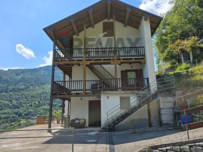 Case in Vendita e in Affitto - 2