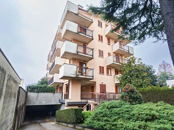 Appartamento trilocale in vendita in Lissone