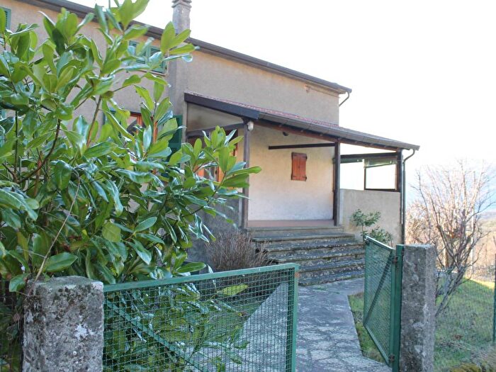 Casa con 6 locali in vendita in Strada Vicinale della Costa di SantAntonio, Pontremoli