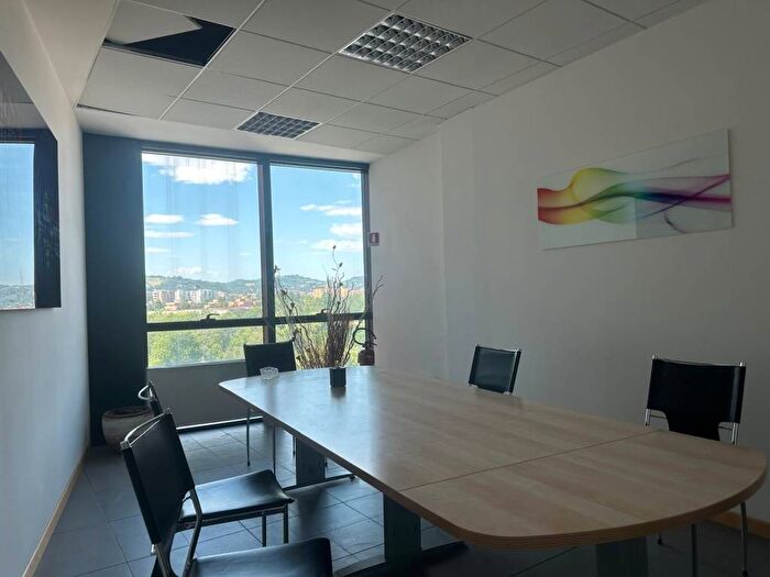 Casa con 6 locali in vendita in Via Guelfa, Massarenti, Bologna