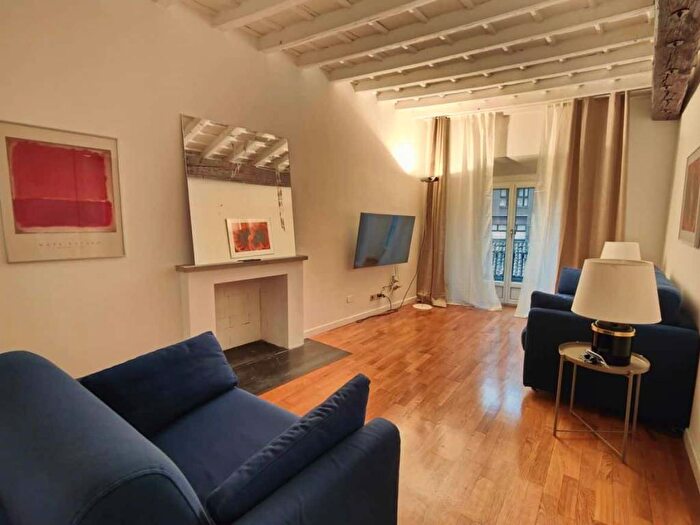 Appartamento quadrilocale in affitto in Corso di Porta Vigentina, Quadronno Crocetta, Milano