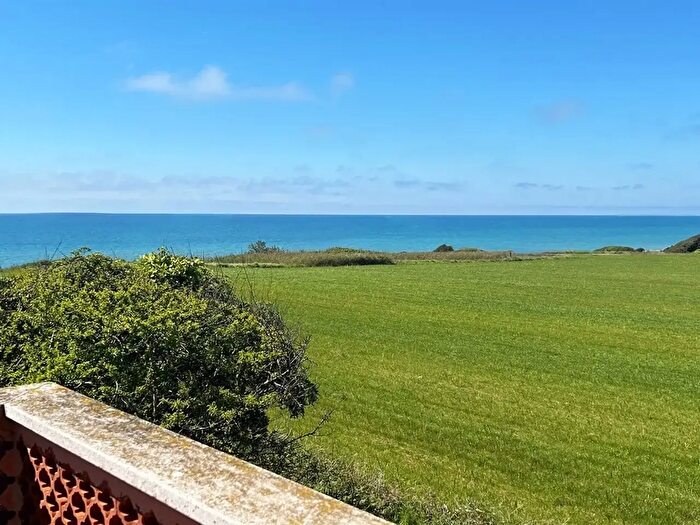 Casa con 8 locali in vendita in Via degli Usignoli, Anzio