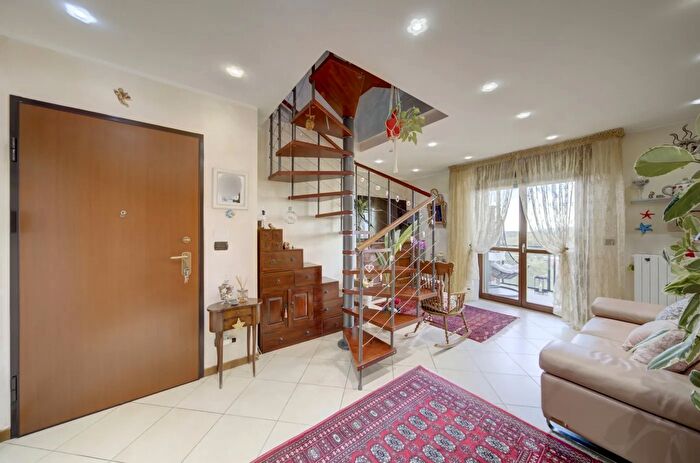 Appartamento con 5 locali in vendita in Via Alvaro Chelli, Venaria Reale