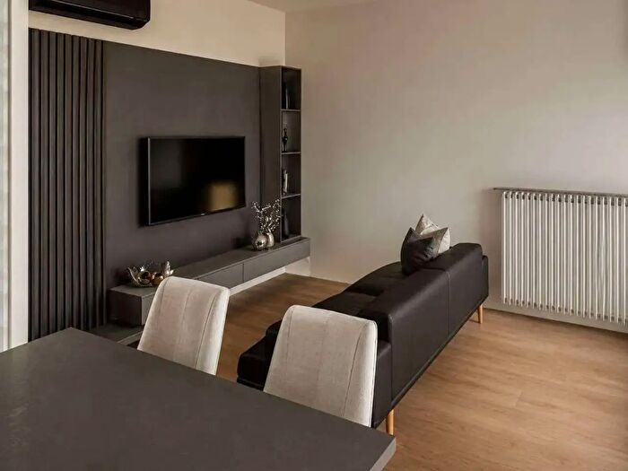 Appartamento con 5 locali in vendita in Via Alessandro Carlotti, Verona