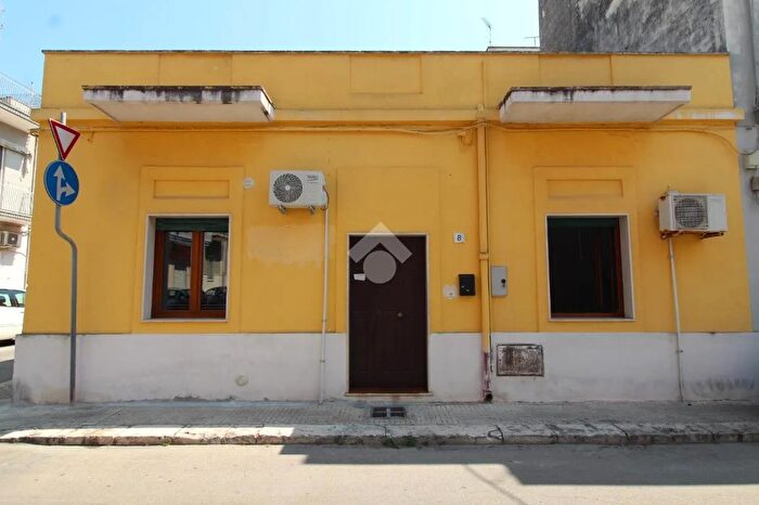 Casa quadrilocale in vendita in Via Carso, Brindisi