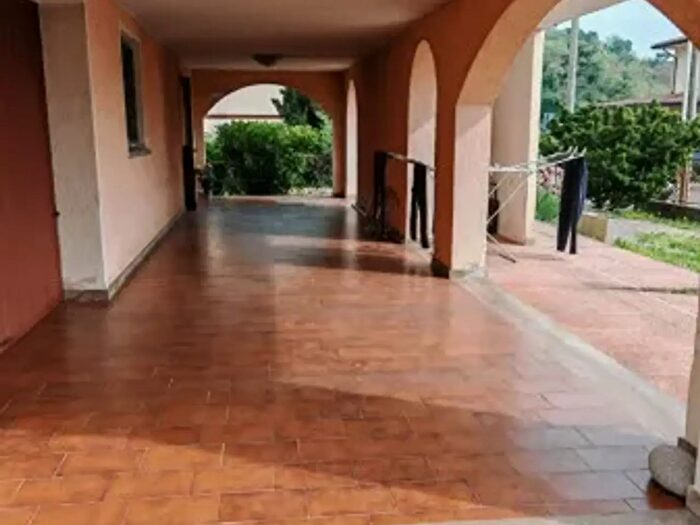 Casa con 6 locali in vendita in Via Aprile, Montegrotto Terme