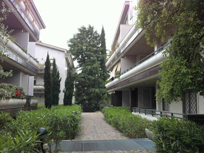 Appartamento trilocale in affitto in Via Italo Piccagli, La Giustiniana, Roma