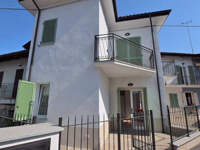 Appartamento monolocale in affitto in Via Giuseppe Garibaldi, Centro, Carrù