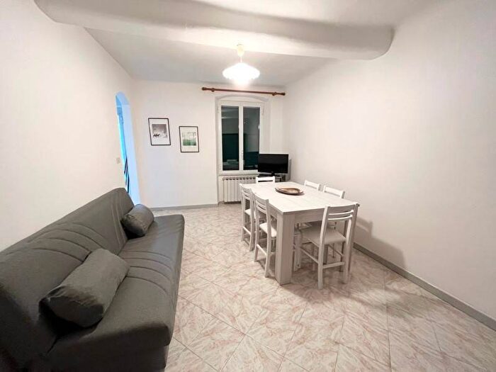 Appartamento quadrilocale in affitto in Via Ciarli, Centro, Varazze