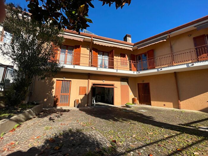 Appartamento con 5 locali in vendita in Piazza Madonna, Buia