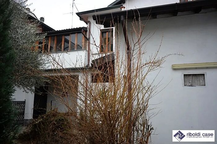 Casa con 7 locali in vendita in Seregno