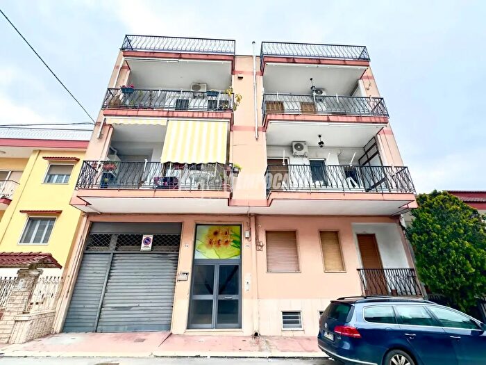 Appartamento trilocale in vendita in Via Papa Giovanni XXIII, Valenzano