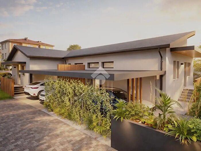 Casa quadrilocale in vendita in Via della Chiesa, Brescia