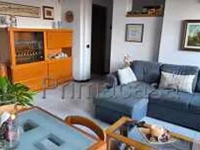 Appartamento trilocale in vendita in Via Ferrucci, Monza