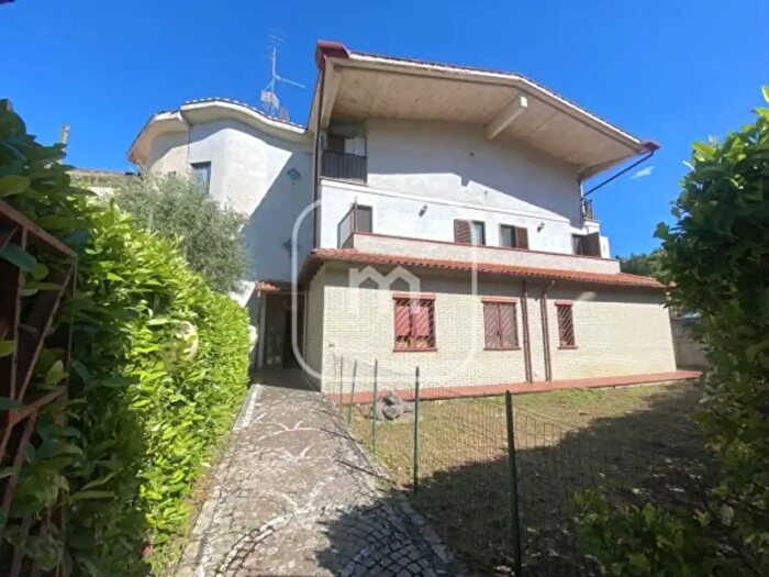 Appartamento con 6 locali in vendita in Viale Paolo VI, San Vito Romano