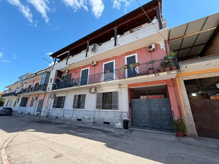 Appartamento trilocale in vendita in Via Fratelli Bandiera, Caivano