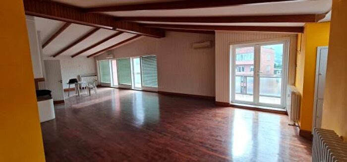 Appartamento con 6 locali in affitto in Bologna