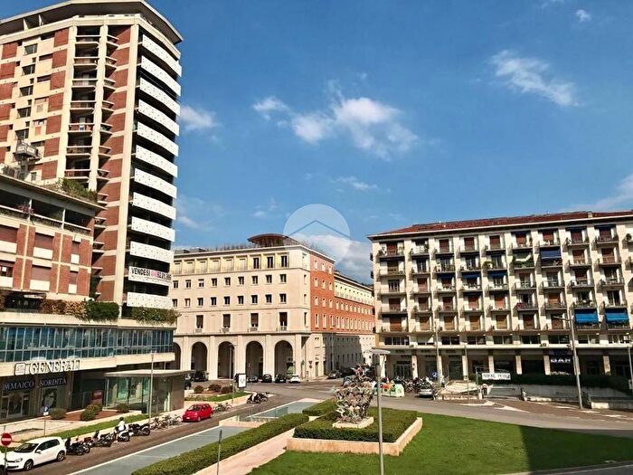 Appartamento trilocale in affitto in Via Della Valverde, Valverde, Verona