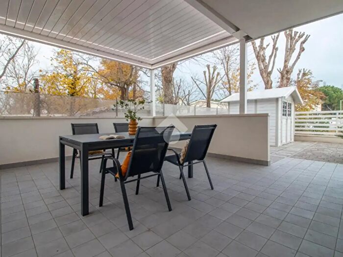 Appartamento trilocale in vendita in Via Galeata, Ravenna