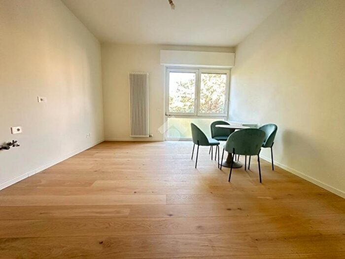Appartamento trilocale in affitto in Via Luigi Mercantini, Ponte Crencano, Verona