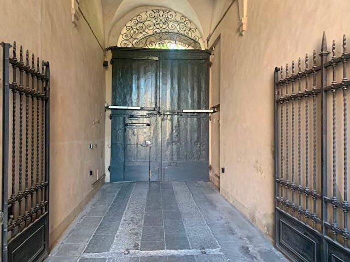 Appartamento trilocale in affitto in Piazza Antonio Fontanesi, Centro Storico, Reggio Emilia
