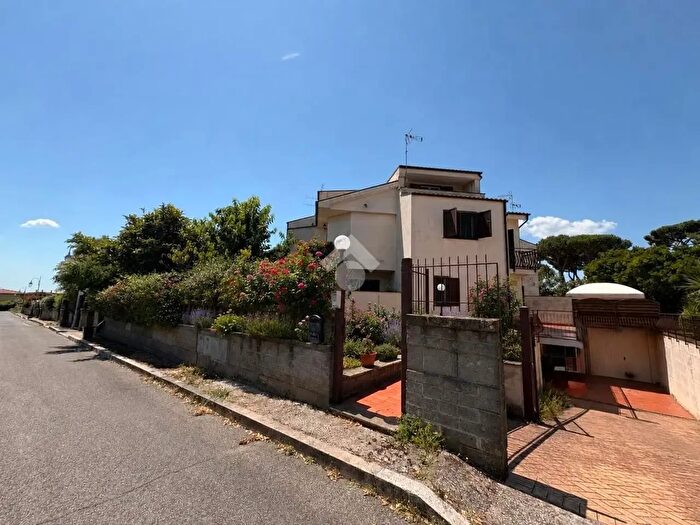 Casa trilocale in vendita in Via Fattoria Pavan, Lariano