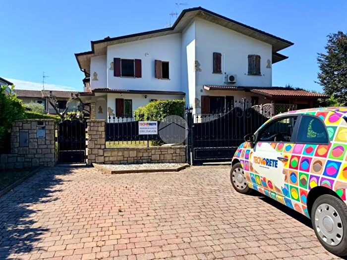 Casa quadrilocale in vendita in Via Piemonte, Poncarale