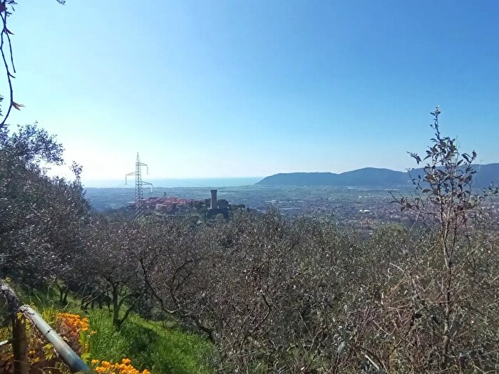 Casa trilocale in vendita in Via Provinciale, Castelnuovo Magra