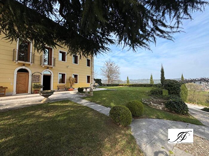 Casa con 6 locali in affitto in Sovizzo