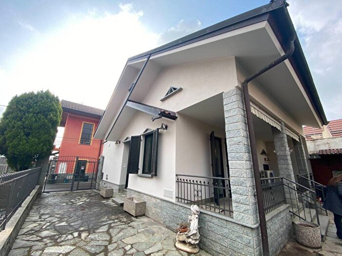 Case in Vendita e in Affitto - 2