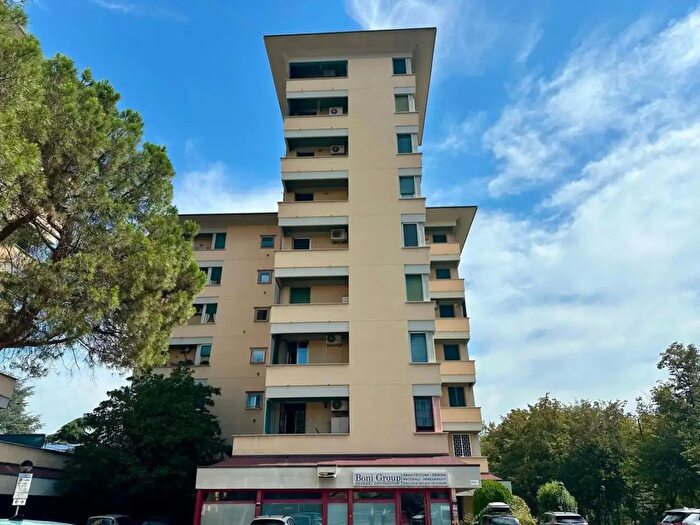 Appartamento quadrilocale in vendita in Via Emilia Levante, Bologna