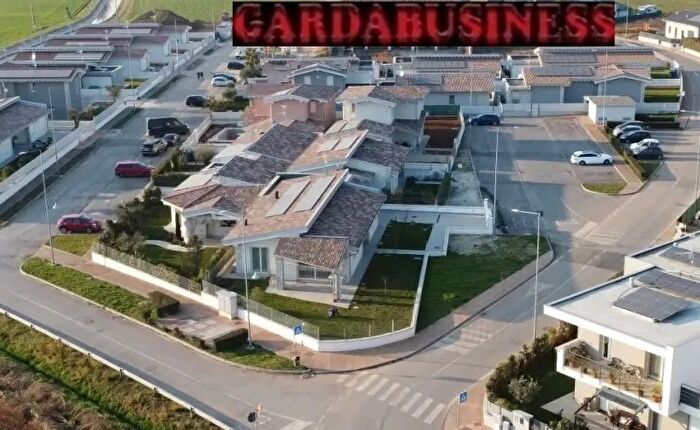 Appartamento con 5 locali in vendita in Lonato