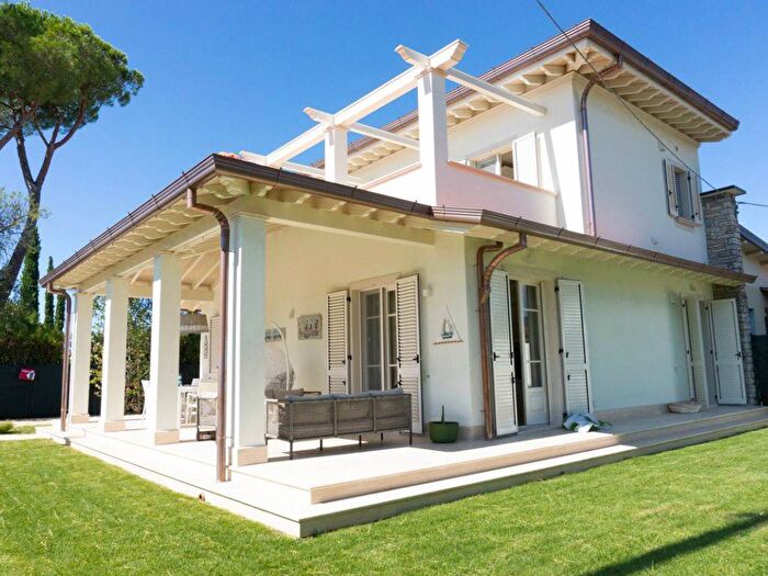 Casa con 5 locali in affitto in Via G Agnelli, Centro, Forte dei Marmi