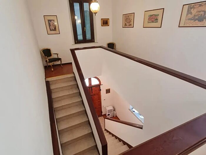 Appartamento con 6 locali in vendita in Pisa