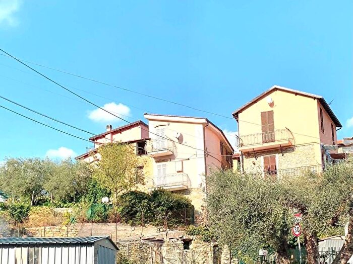 Appartamento quadrilocale in affitto in Via Giuseppe Garibaldi, Sarola, Chiusavecchia