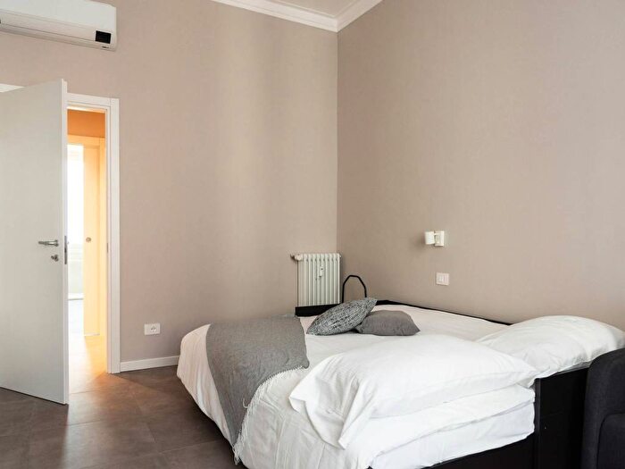 Appartamento quadrilocale in affitto in Via Antonio Bazzini, Città Studi, Milano