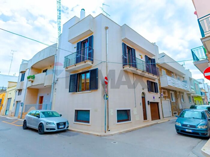 Casa con 5 locali in vendita in Via Carlo Sessa, Modugno