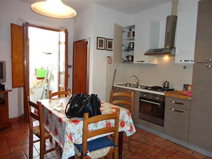 Appartamento trilocale in vendita in Via II Giugno a Certaldo Firenze, Certaldo