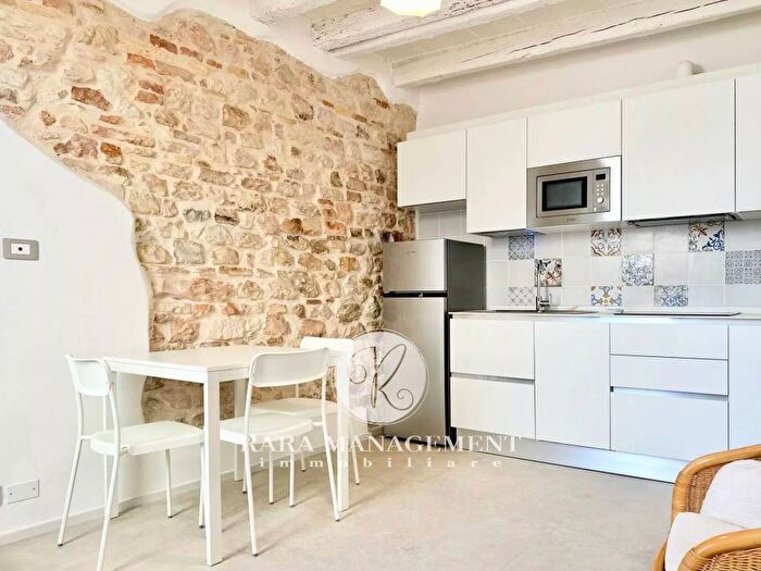 Appartamento trilocale in affitto in Poggio Massignano, Ancona