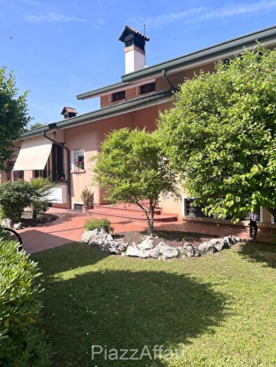 Casa con 6 locali in vendita in Via Donizzetti, Piove Di Sacco