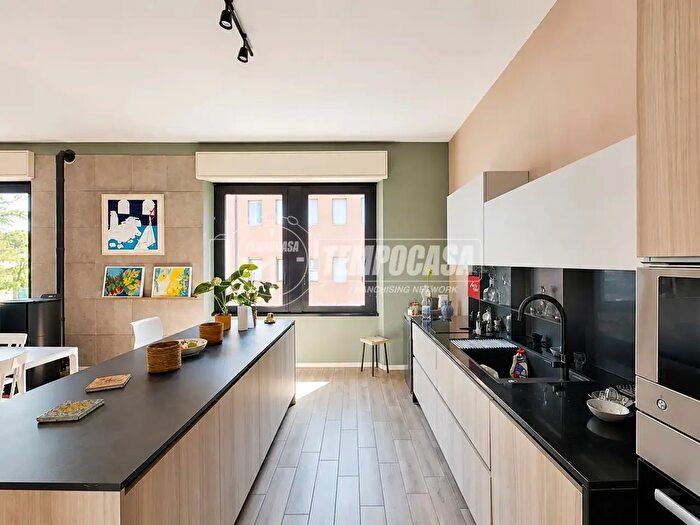 Casa quadrilocale in vendita in Via Trento, Meda