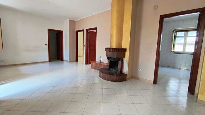 Appartamento trilocale in vendita in Via Trieste, Giffoni Valle Piana