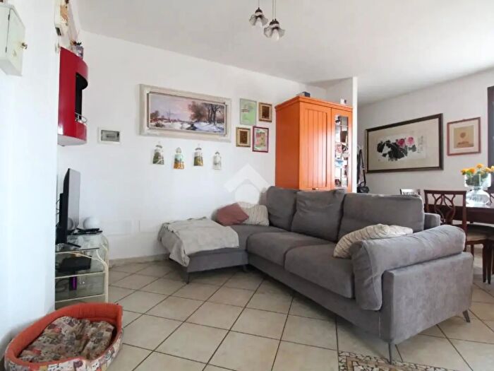 Appartamento trilocale in vendita in Via Calane, Casalgrande