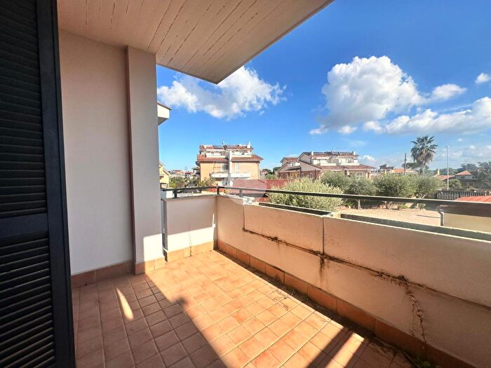 Appartamento trilocale in vendita in Via Anna Lorenzetto, Roma