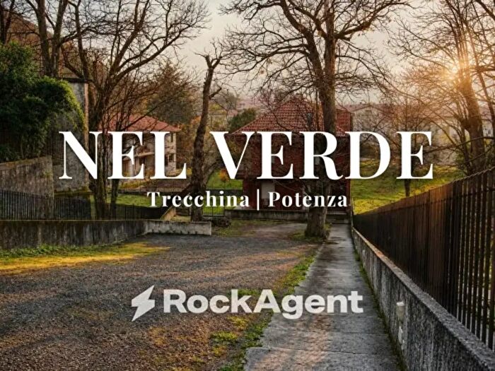 Appartamento quadrilocale in vendita in Strada Provinciale Tirrena, Trecchina