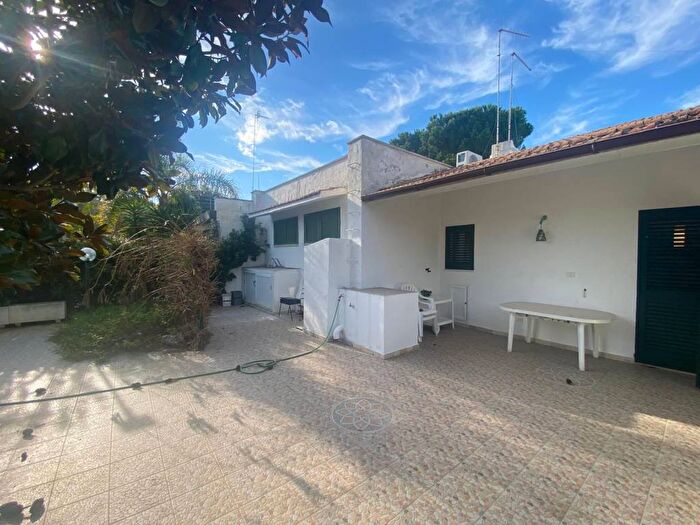 Casa trilocale in affitto in Via Eugenia, Ostuni Costa, Ostuni