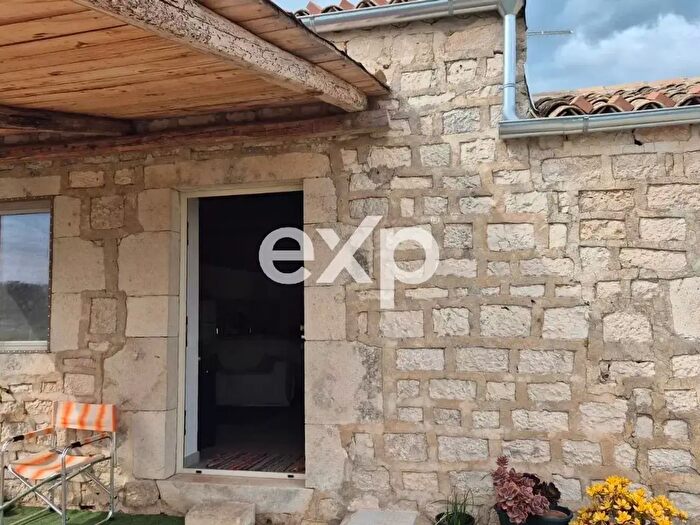 Casa con 7 locali in vendita in Rosolini